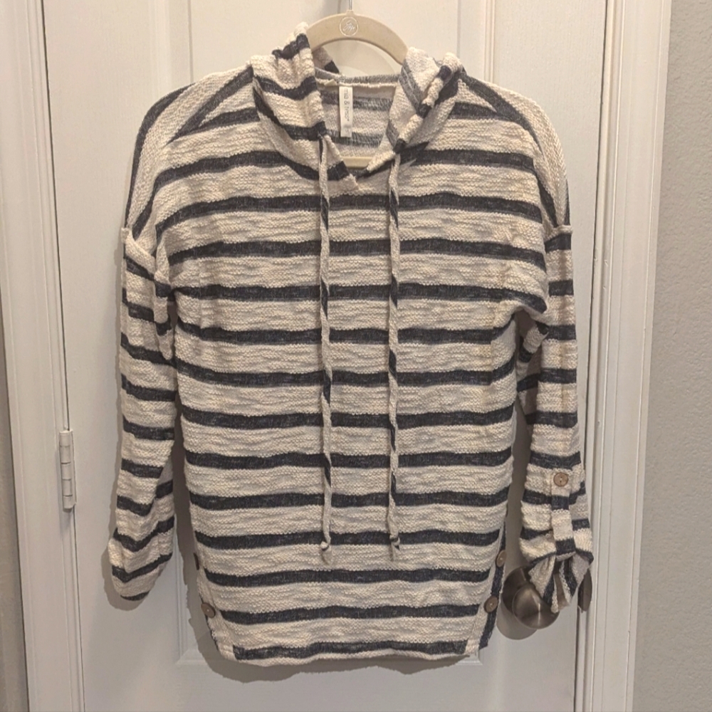Mia & Tess Striped Pullover Hoodie‎ Size Medium